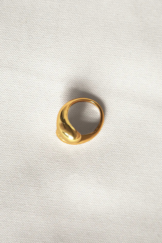 twisted-fate-ring-gold-1